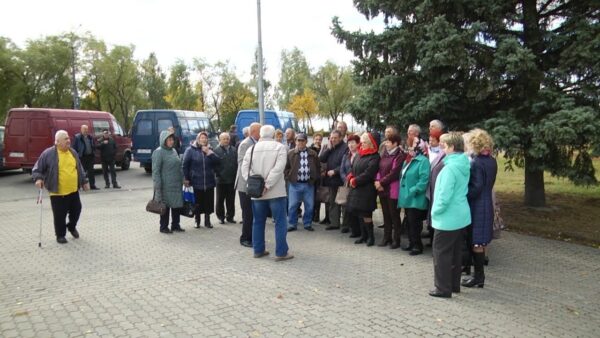 1 октября – День мудрых почтенных людей. Ветеранов труда пригласили на родные предприятия