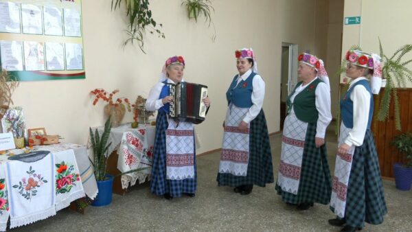 Ансамбль народной песни «Рэчанька» Бобренятского дома культуры – лауреат III Международного многожанрового фестиваля «Белавежская зорка»