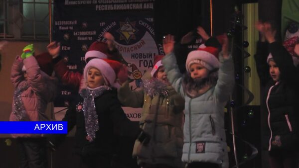 Если душа требует елочных и огней и настоящего праздника, отправляйтесь… в Калинковичи. 17 декабря, там в яркой и веселой обстановке зажгут огни на главной городской елке