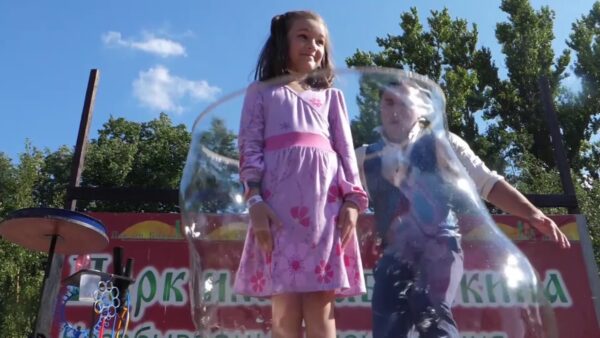 Фестиваль у кинотеатра «Мир»