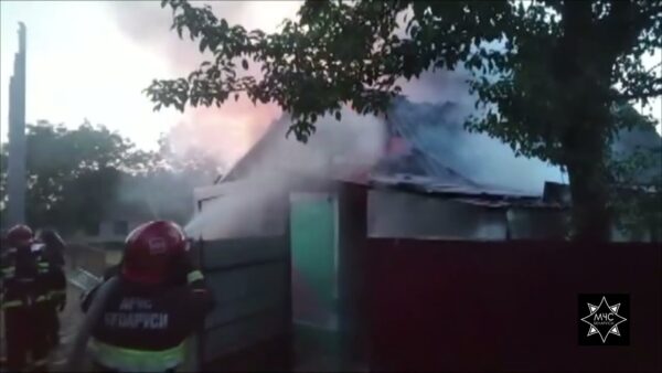 Горел дачный дом в СТ «Восход» в деревне Великий Боков