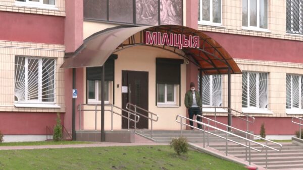 И снова о жертвах киберпреступников. Мозырянка с сыном попались на уловки мошенников и лишись более 12 тысяч рублей.
