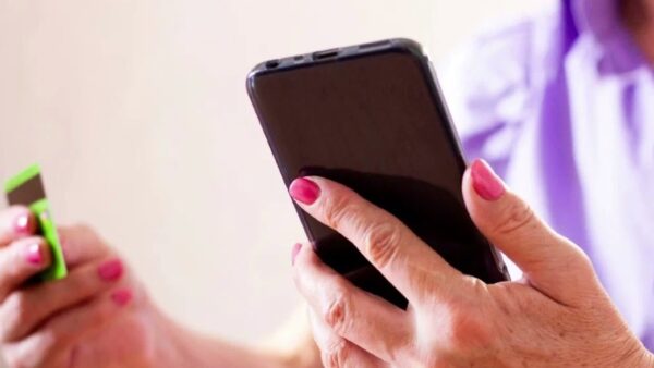 Как мозыряне трактор покупали. Мошенники ищут все новые способы обмана доверчивых граждан