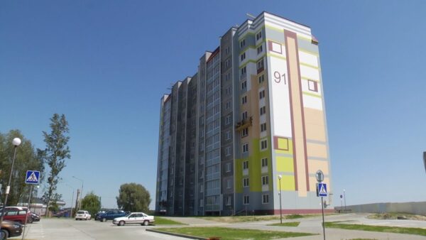 Как построить квартиру с господдержкой? Сколько мозырян ждут своей очереди на строительство жилья? И могут ли молодые семьи без детей рассчитывать на помощь государства?