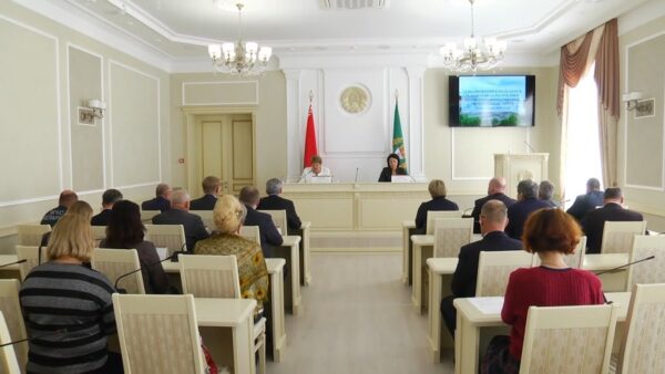 Кандидатом от Мозыря в Совет Республики Национального собрания Республики Беларусь выдвинут Олег Слинько, директор КСУП «Совхоз-комбинат «Заря»