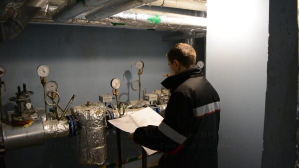 Куда обращаться, если из-под крана течет кипяток, а в квартире перетоп?