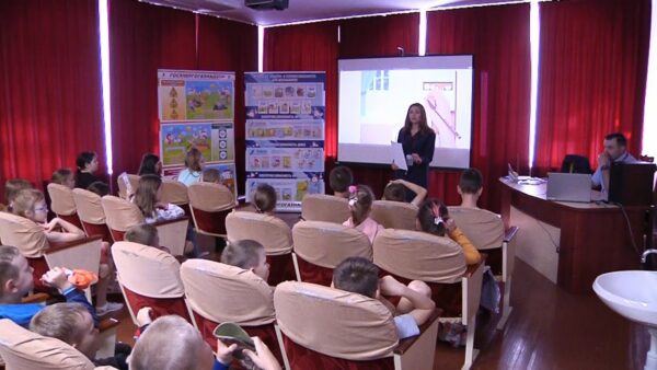 Лето – самое время напомнить детям основные правила безопасной жизнедеятельности. Профилактическое мероприятие прошло в ДРОЦ «Сидельники»