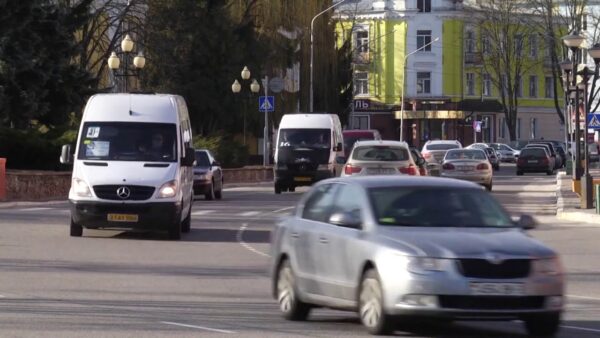 «Лучший тюнинг для машин — установка зимних шин!» Госавтоинспекция рекомендует не дожидаться 1 декабря и уже переобувать авто в зимние шины.