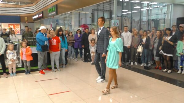 Модный показ коллекций сезона-2022 прошел в торговом центре «Бобровский»