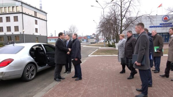 Мозырский НПЗ с рабочим визитом посетили Премьер-министр Республики Беларусь Роман Головченко и Госсекретарь Совета безопасности Александр Вольфович