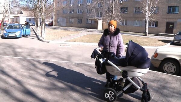 Мозыряне продолжают помогать украинцам, которые бежали от войны