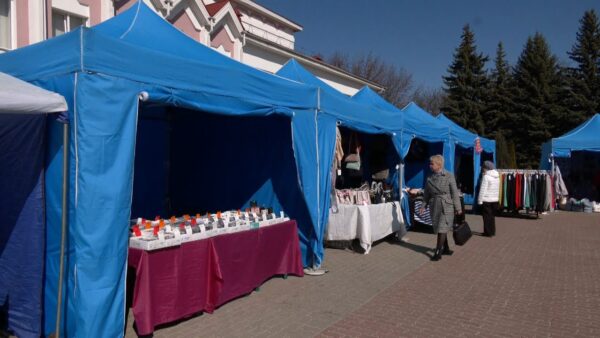 На центральной площади можно купить все и сразу. В Мозырь приехала выставка «Все для дома и дачи»
