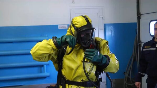 На Мозырском нефтеперерабатывающем проходит конкурс профмастерства «Лучший по профессии». Мастер-класс от газоспасателей