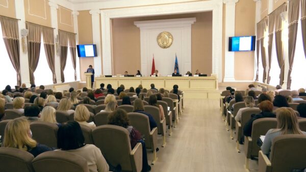 На семинаре-учебе разъяснили положения декрета № 6 и ответственность за их нарушение