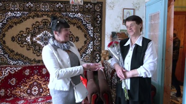 Накануне Дня Победы, светлого, трогательного праздника, те, кто пережил войну, вспоминают страшные годы и дают напутствие молодым. Героиня следующего сюжета – Анастасия Севериновна Альховик