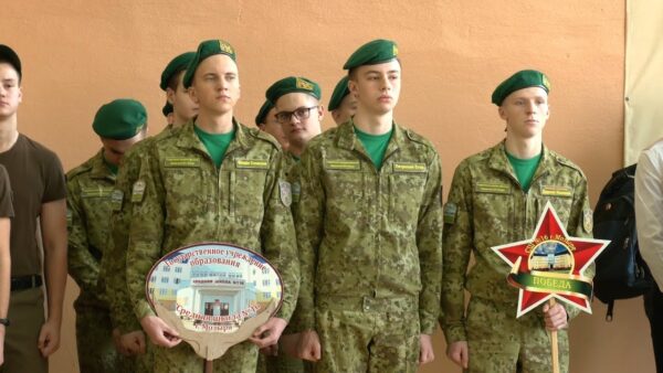Накануне Дня защитника Отечества в средней школе № 12 прошел военно-патриотический конкурс «А ну-ка, парни»