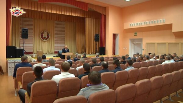 Накануне областных «Дожинок» своих передовиков чествовал совхоз-комбинат «Заря»