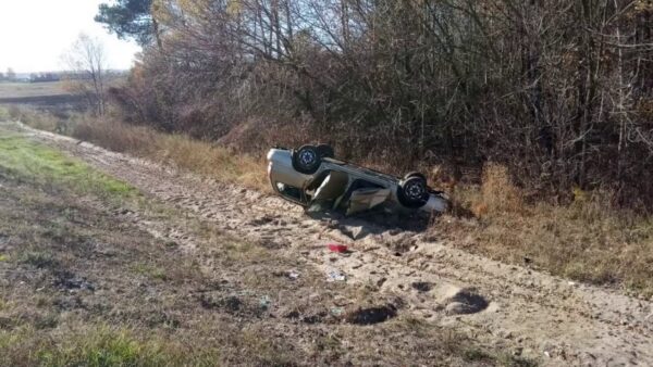 Не справился с управлением, потерял контроль над машиной, врезался в знак. Очередное ДТП