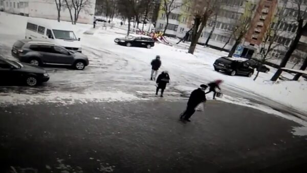 «Неадекватный молодой человек преследовал пятиклассницу» Что известно о происшествии?