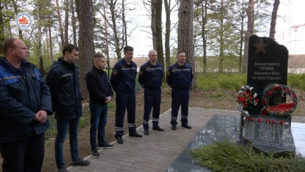 Никто не забыт, ничто не забыто. Сегодня на кладбище бывшей деревни Кустовница возле братской могилы погибших воинов прошел памятный митинг