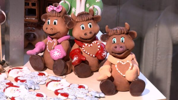 Новогодние сувениры из глины с особым характером и харизмой от фабрики художественных изделий