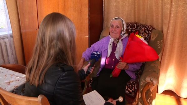 Она нашла свое истинное счастье – ведь она мама, бабушка, прабабушка. Мария Алексеевна Мартинович принимает поздравления накануне Дня матери