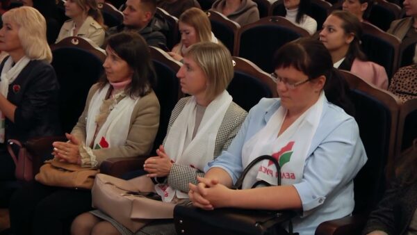 Открытая диалоговая площадка стала частью республиканского марафона «17 граней единства», проходящего под эгидой республиканской общественной организации «Белая Русь»