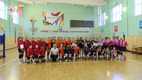 Победа волейболисток СДЮШОР «Жемчужина Полесья» 2007 года в III туре детско-юношеской волейбольной лиги «Мяч над сеткой»