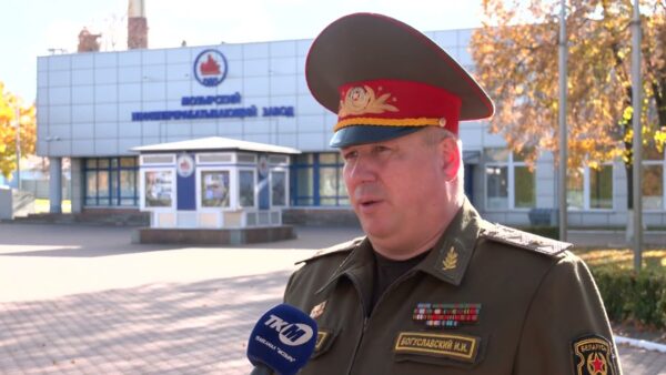 Представители Министерства обороны Республики Беларусь встретились с трудовым коллективом Мозырского нефтеперерабатывающего завода