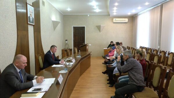 Проблемные вопросы мозырян выслушал заместитель председателя Гомельского облисполкома Владимир Горбачев