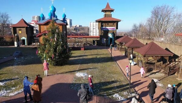 Резиденция Деда Мороза на Замковой завершила свою работу. До встречи в следующем году!