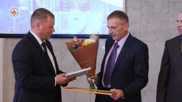 Самые позитивные и добрые пожелания накануне звучали в адрес нефтепереработчиков, которые вышли на заслуженный отдых