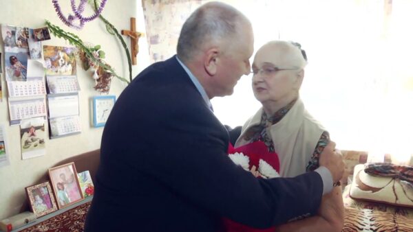 Спасибо за то, что Вы есть! Районные власти поздравили пожилых людей