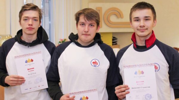 У юных мозырских информатиков – дипломы олимпиады «Moscow Workshops Juniors -2020». Все они занимаются в кружке спортивного программирования Клуба юных пожарных.