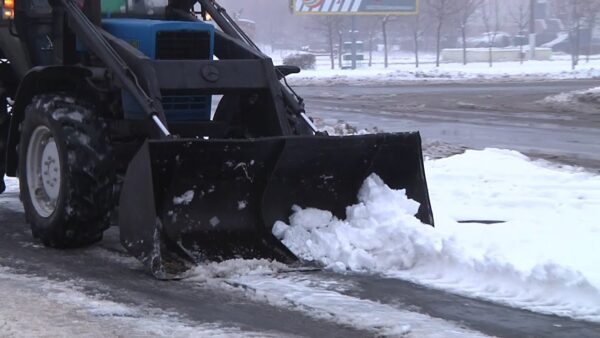 Уборка дорог и дворов от снега. Главные работы еще впереди