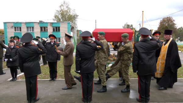 В деревне Савичи Калинковичского района перезахоронили останки четырех безымянных солдат