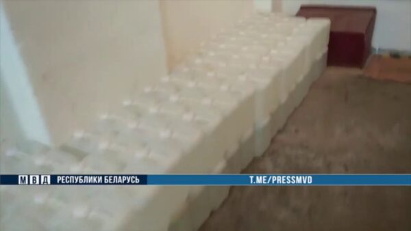 В Калинковичском районе обнаружено более 1,5 тонн спиртосодержащей жидкости