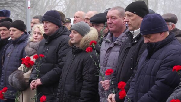 В Мозыре у Памятного знака на Кургане Славы состоялся торжественный митинг, посвященный 30-летию вывода советских войск из Афганистана