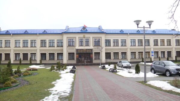 В Мозыре вынесли приговор студенту, который зарезал спящего на улице незнакомого мужчину