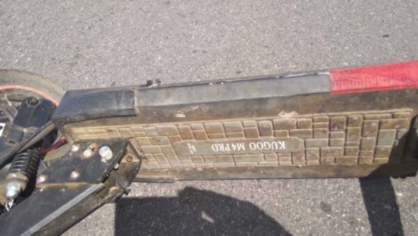 В Мозырском районе под колесами грузовика погиб мужчина, управляющий электросамокатом