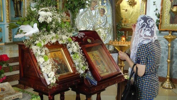 В собор Архангела Михаила привезли ковчег с частицей мощей Святителя Спиридона Тримифунтского чудотворца