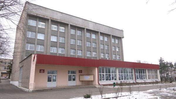 В субботу на базе Мозырского педагогического университета несколько сотен ребят проверяли свои знания на репетиционном централизованном экзамене