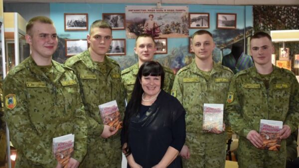 Воины-интернационалисты Мозырской районной организации «Белорусский Союз ветеранов войны в Афганистане» провели встречу с военнослужащими-новобранцами Мозырского пограничного отряда.