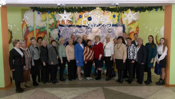 «Золотой фонд» педагогов области приехал в Мозырь. На базе средней школе № 11 прошел масштабный форум по обмену опытом