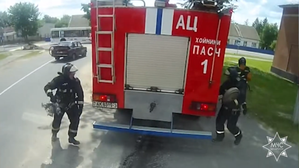 В Хойниках спасли мужчину из горящей квартире