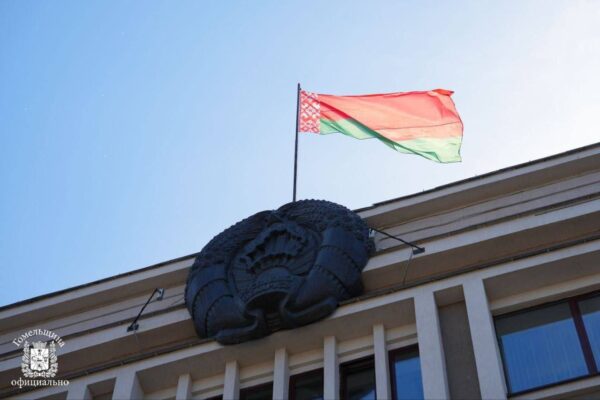 Александр Лукашенко заслушал доклад об устранении в регионе последствий урагана