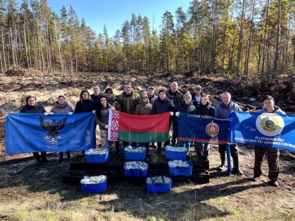 Мозырский Департамент охраны МВД присоединился к акции по посадке леса