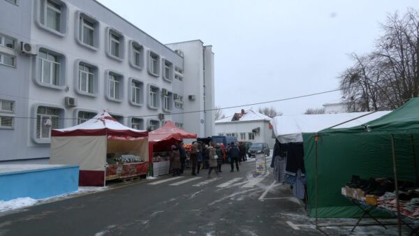 «Зимний кiрмаш» приглашает! У здания Речного вокзала развернулась любимая многими мозырянами ярмарка