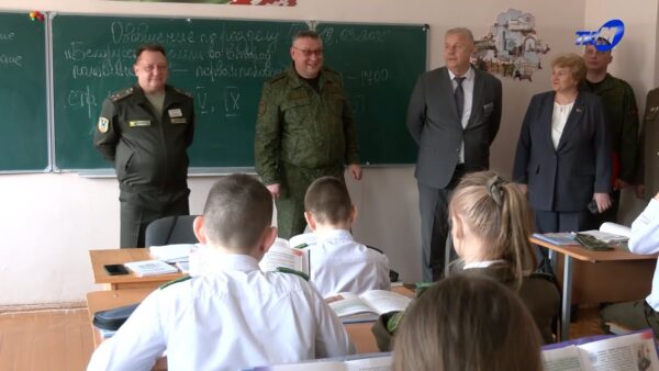 Генерал-майор Павел Муравейко посетил Мозырский центр допризывной подготовки