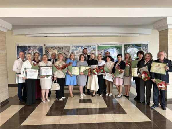 Мозырские педагоги получили грамоты из рук губернатора